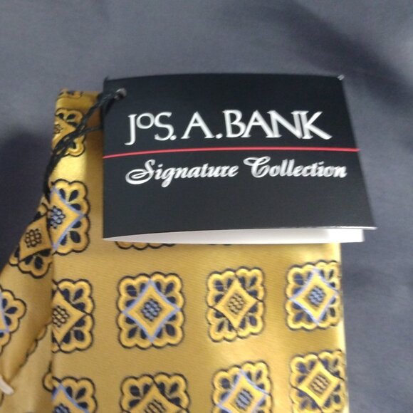 ❤️NWT JOS A BANK SIGNATURE COLLECTION LUXURY 100% Silk Tie Black Lt Blue Gold - Picture 6 of 8